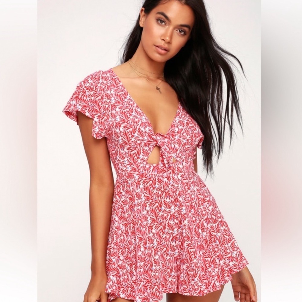 Lulus (Red) Leaf Print Cutout Tie-Front Romper Womens Small
